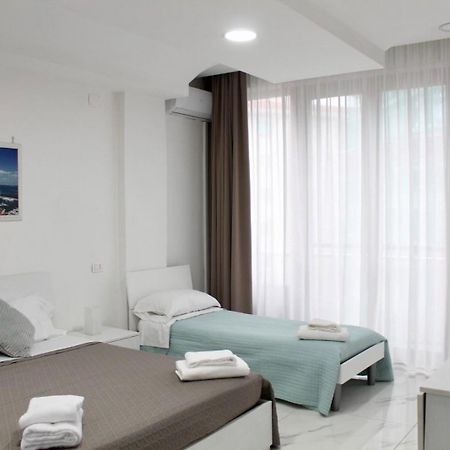 B&B Central Rooms 137 Naples Luaran gambar
