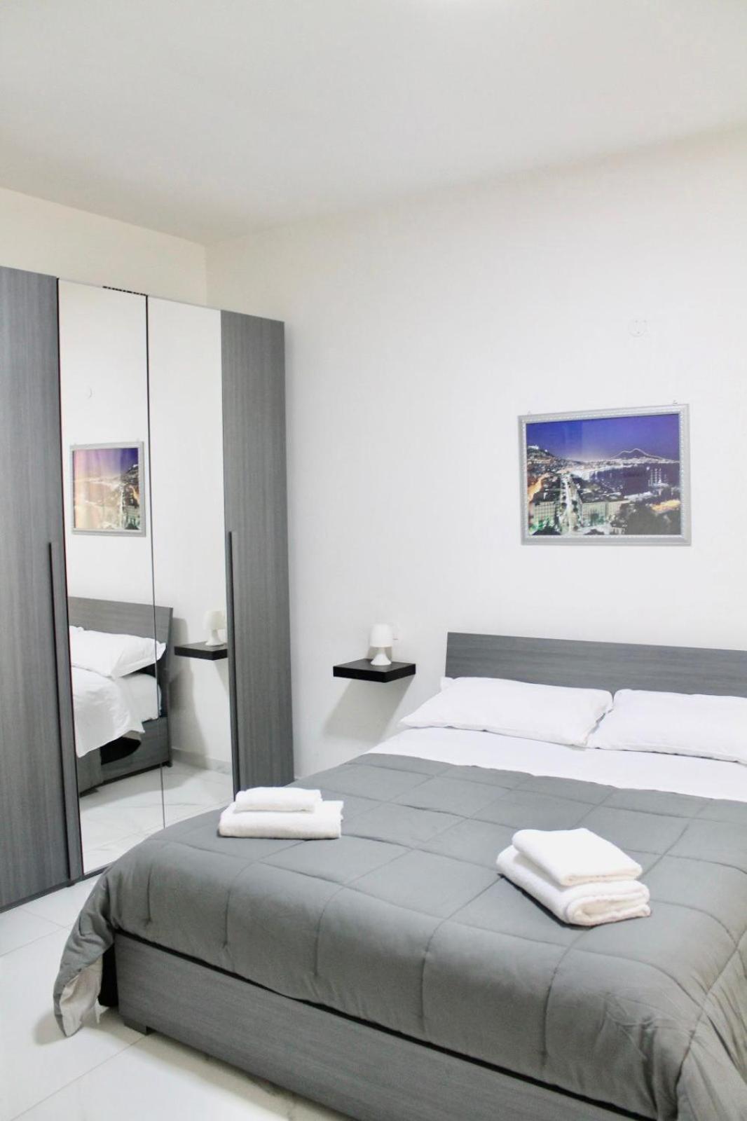 B&B Central Rooms 137 Naples Luaran gambar