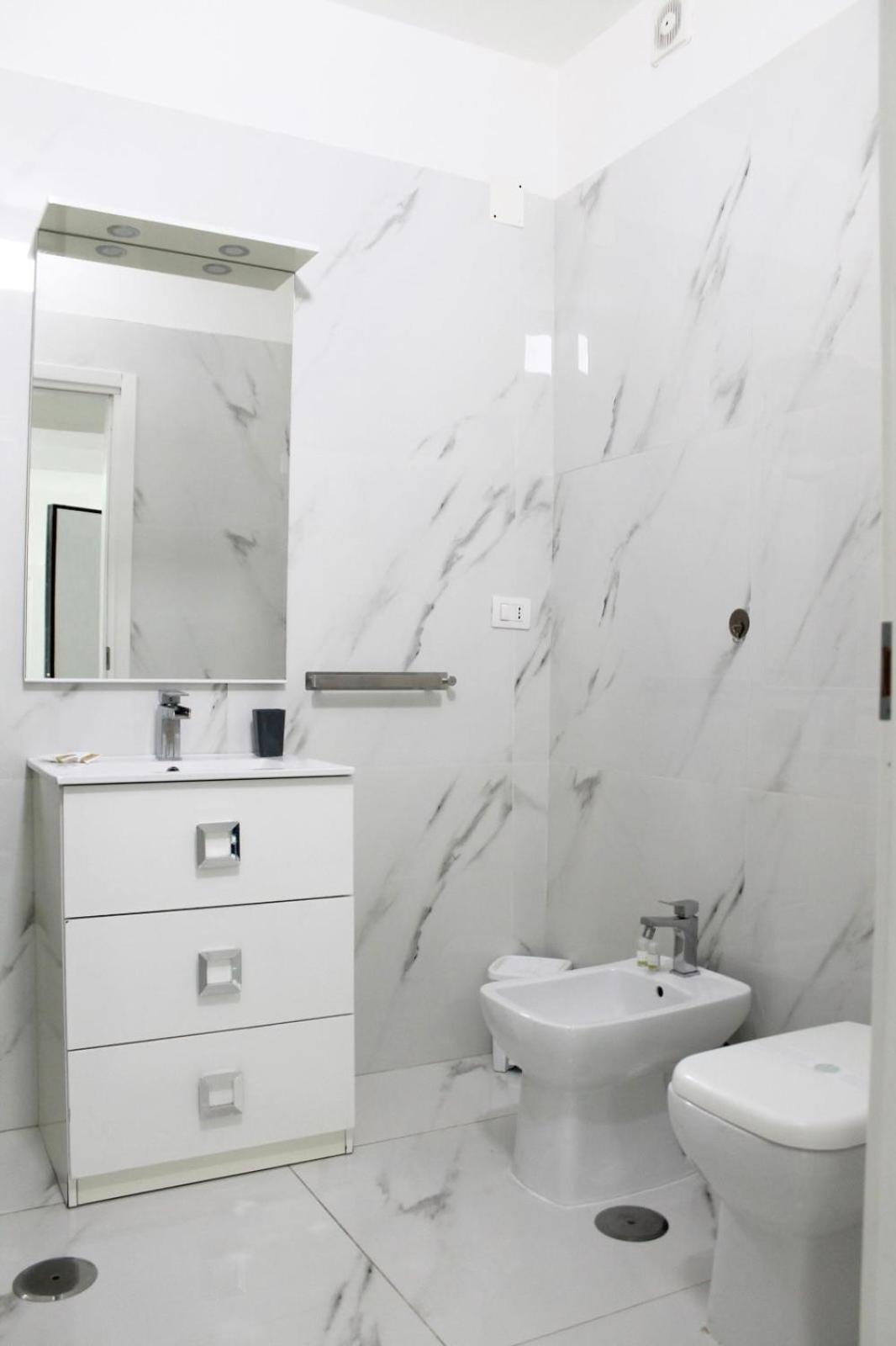 B&B Central Rooms 137 Naples Luaran gambar